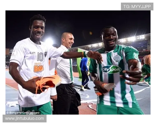 击败巴西后日本球员低调归队展现谦逊精神