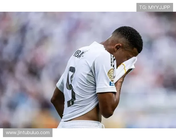 姆巴佩绝杀失误阿隆索沉思跪地反思球队未来之路